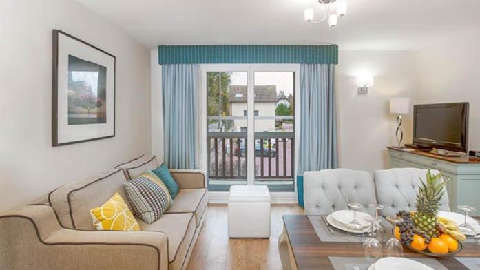 Karma Manoir Des Deux Amants Aparthotel Connelles Exteriör bild