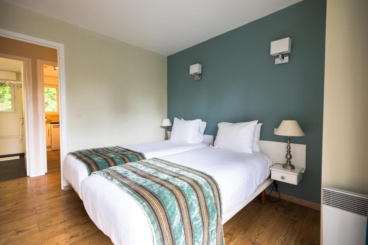 Karma Manoir Des Deux Amants Aparthotel Connelles Exteriör bild