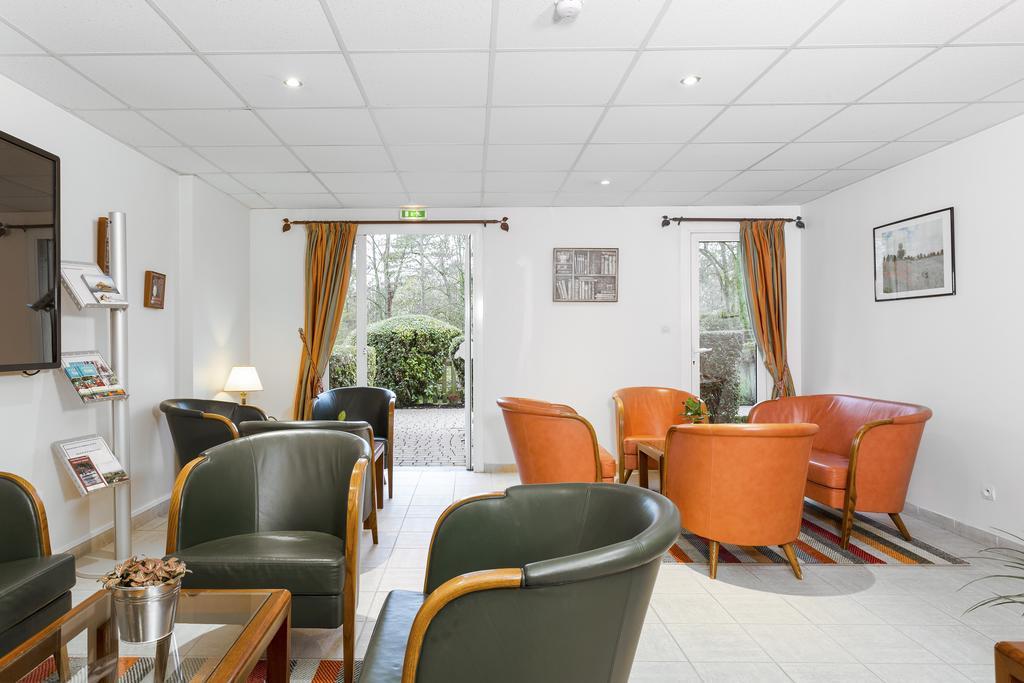 Karma Manoir Des Deux Amants Aparthotel Connelles Exteriör bild