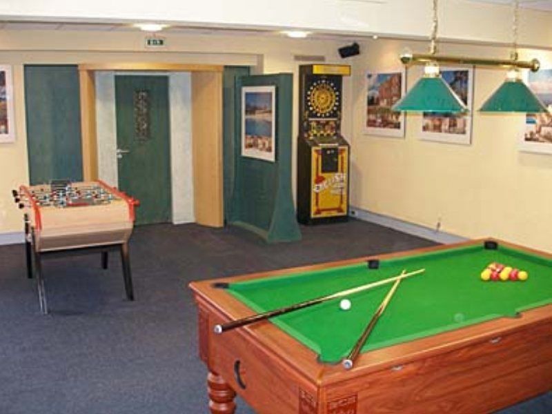 Karma Manoir Des Deux Amants Aparthotel Connelles Exteriör bild