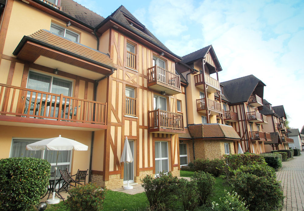 Karma Manoir Des Deux Amants Aparthotel Connelles Exteriör bild