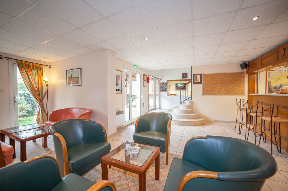 Karma Manoir Des Deux Amants Aparthotel Connelles Exteriör bild