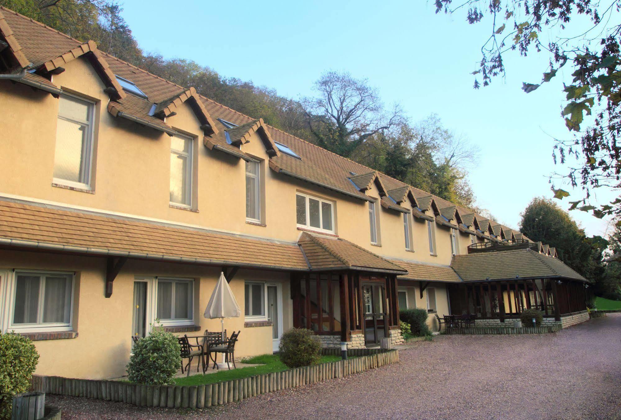 Karma Manoir Des Deux Amants Aparthotel Connelles Exteriör bild