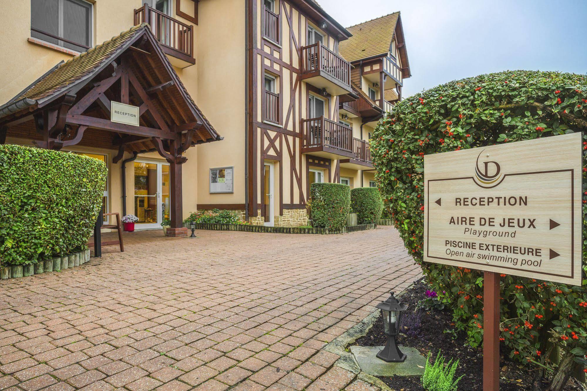Karma Manoir Des Deux Amants Aparthotel Connelles Exteriör bild