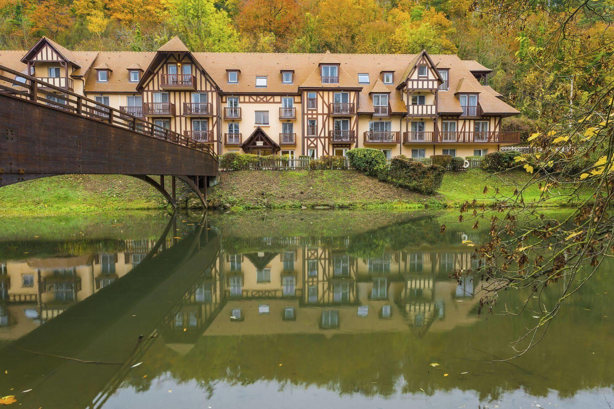 Karma Manoir Des Deux Amants Aparthotel Connelles Exteriör bild