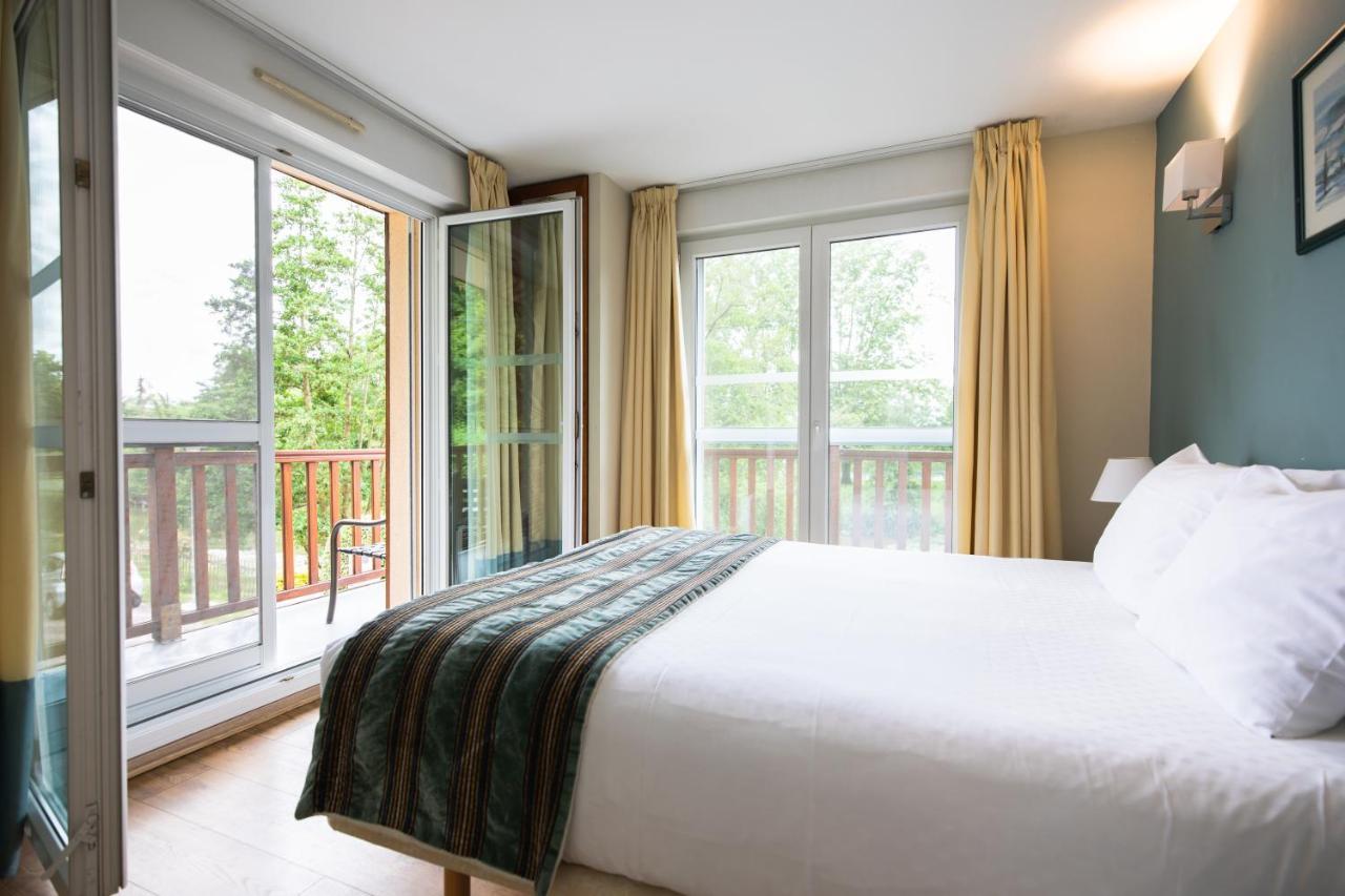 Karma Manoir Des Deux Amants Aparthotel Connelles Exteriör bild