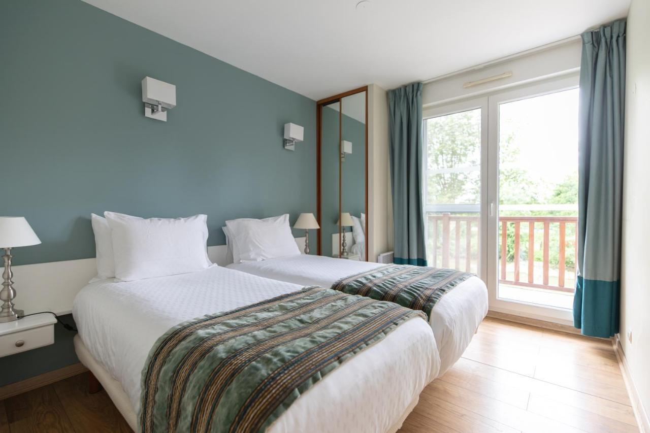 Karma Manoir Des Deux Amants Aparthotel Connelles Exteriör bild